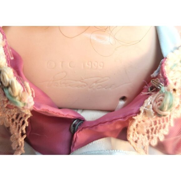 Paradise Galleries Timeless Love Tender Moments Set Porcelain Sitting Doll 1999 - Picture 2 of 13